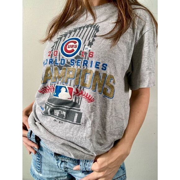 Y2K 2016 MLB Delta Size Medium Cubs World Series Champions Short Sleeve T Shirt - Picture 2 of 5